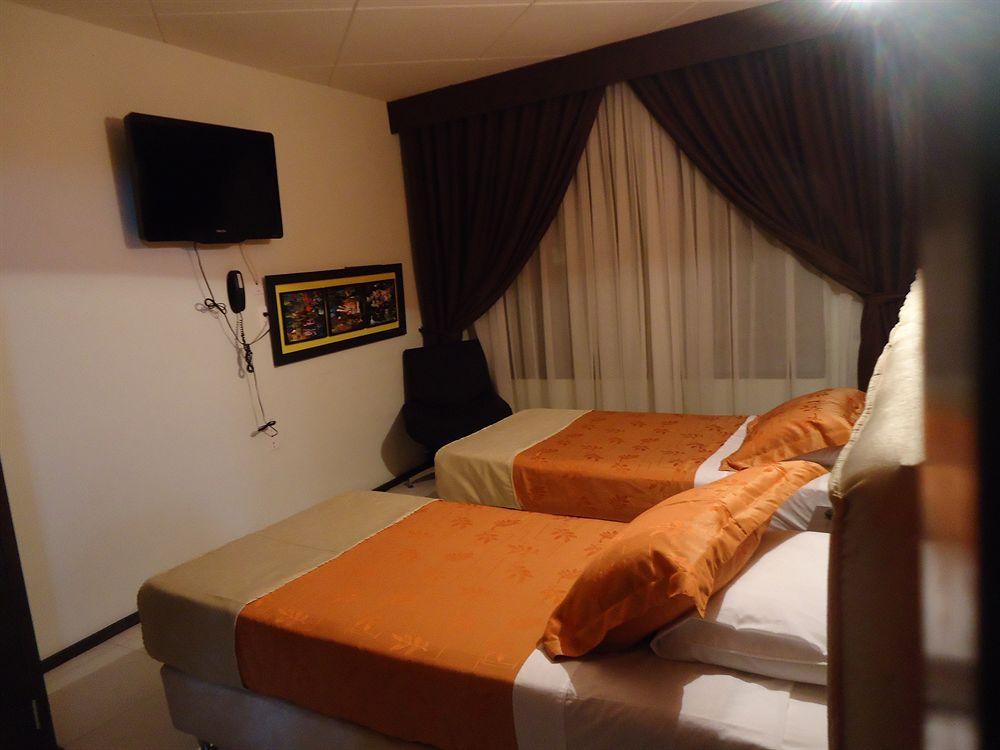 בוגוטה Hotel Central House A 5 Min De La Embajada Americana מראה חיצוני תמונה